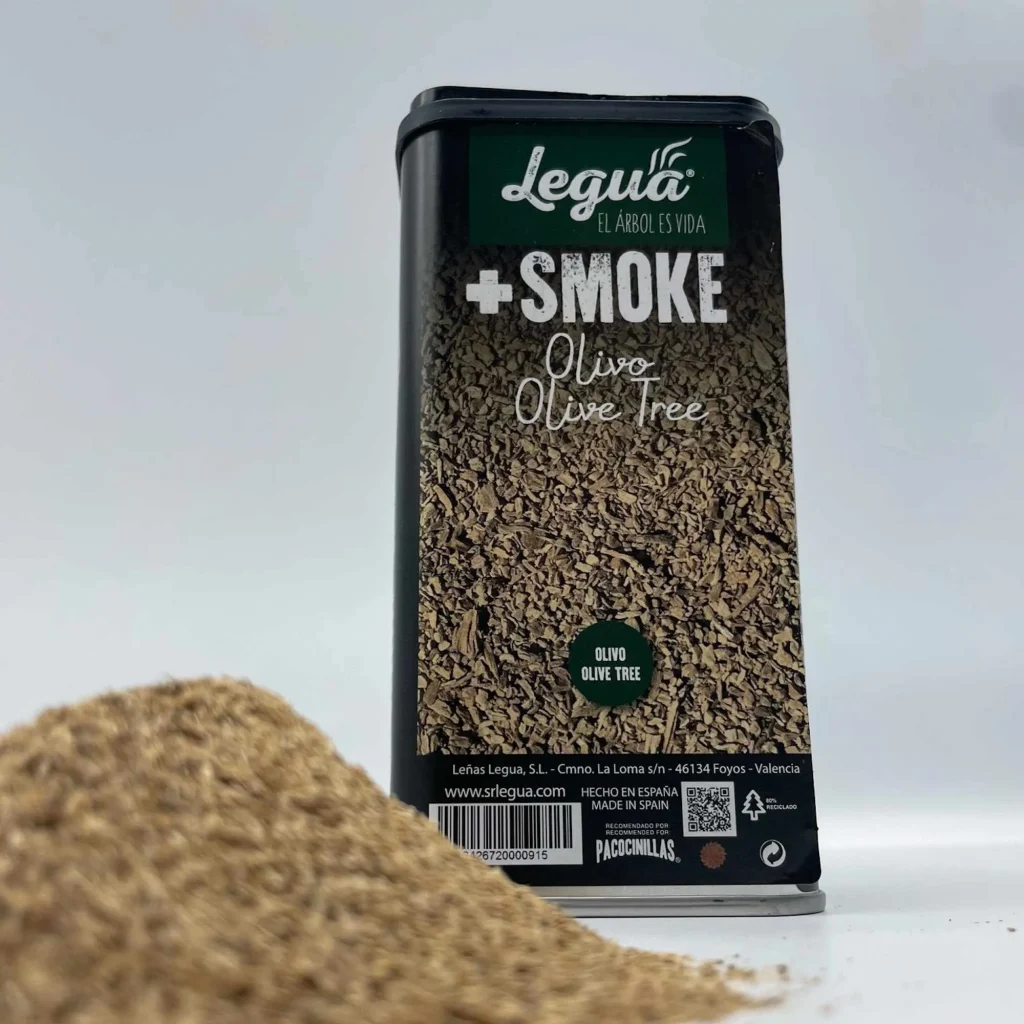 <p>360 ml packet of quebracho wood smoking sawdust. The smoke of QUEBRACHO recalls the aromas of hot spices and notes of caramel. It is very balsamic and aromatic. Use Can be used in a Cook's Aladin or sawdust smoker. It is enough to insert the sawdust into the smoker, leave enough space for the smoke to circulate around it and impregnate it, light the sawdust and let the magic of the smoke work over time. Recommended for: Lamb, veal, pork and some types of bread such as rye</p>